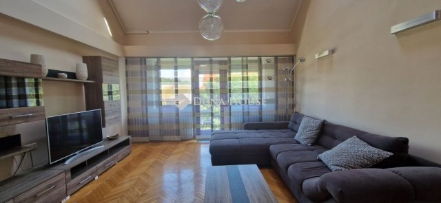 Eladó téglalakás, Nyíregyházán, Csipke utcában 85 M Ft