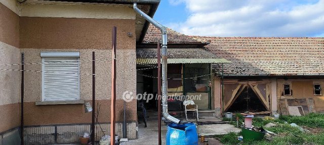 Eladó családi ház, Tótkomlóson 19 M Ft, 4 szobás