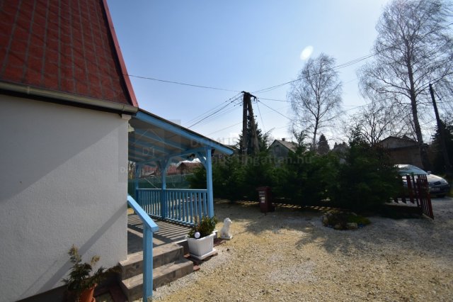 Eladó nyaraló, Borgátán 29.9 M Ft, 3 szobás