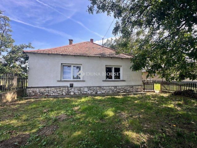 Eladó nyaraló, Gyömörén 44 M Ft, 2 szobás