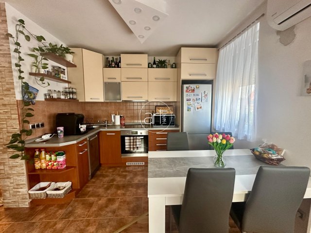 Kiadó téglalakás, albérlet, Szegeden, Bibó István utcában
