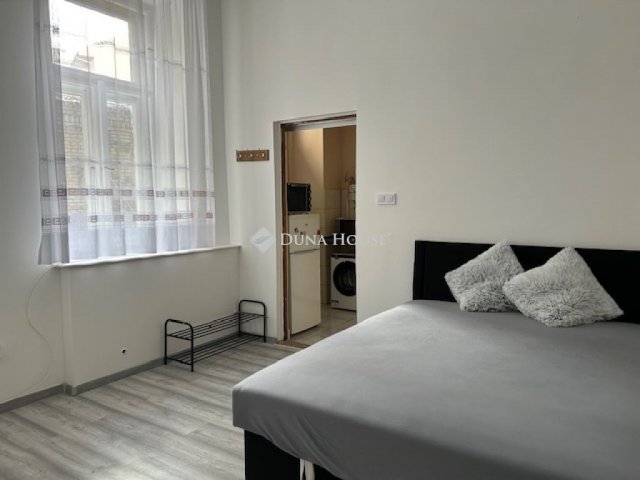 Eladó téglalakás, VIII. kerületben, Népszínház utcában