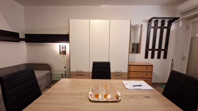 Kiadó téglalakás, albérlet, Pécsett 110 E Ft / hó, 1 szobás