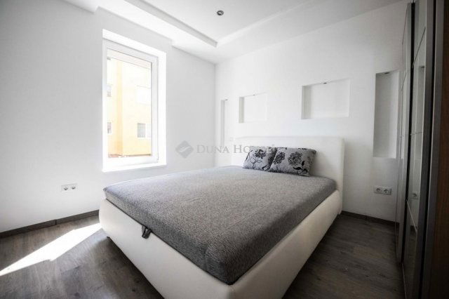 Eladó téglalakás, Budapesten, X. kerületben 73.8 M Ft, 3 szobás