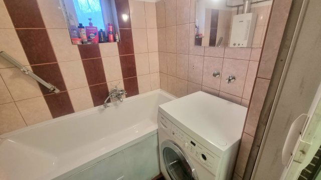 Eladó családi ház, Szegeden 39.9 M Ft, 1 szobás