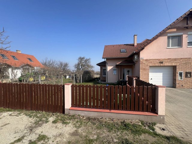 Eladó ikerház, Sárszentmihályon, Babits Mihály utcában