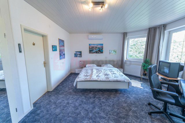 Eladó családi ház, Pécsett, Donátus közben 99 M Ft, 3 szobás