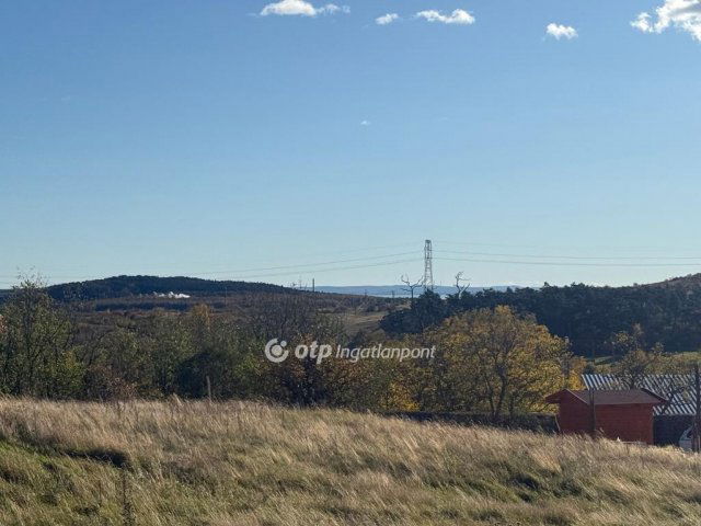 Eladó családi ház, Királyszentistvánon 76 M Ft, 4 szobás