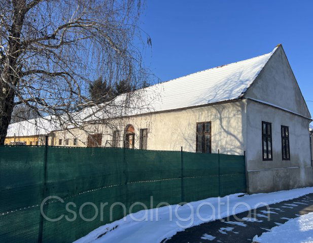 Eladó családi ház, Potyondon 57 M Ft, 2 szobás