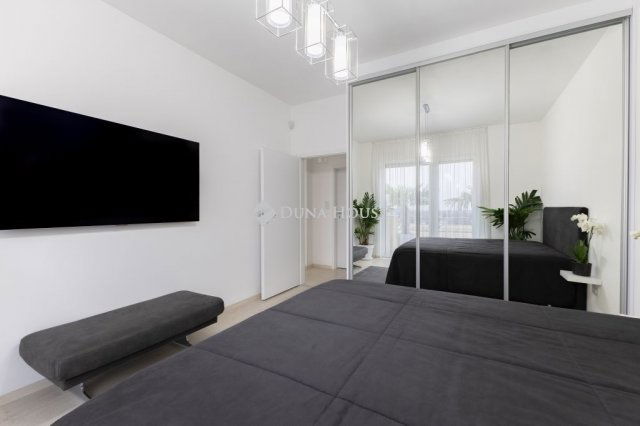 Eladó téglalakás, Budapesten, XIX. kerületben 152 M Ft, 3 szobás