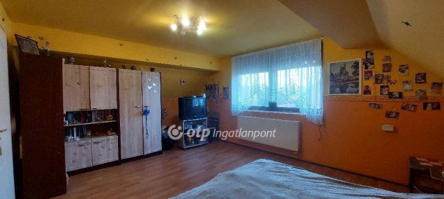Eladó családi ház, Pannonhalmán 65 M Ft, 4 szobás