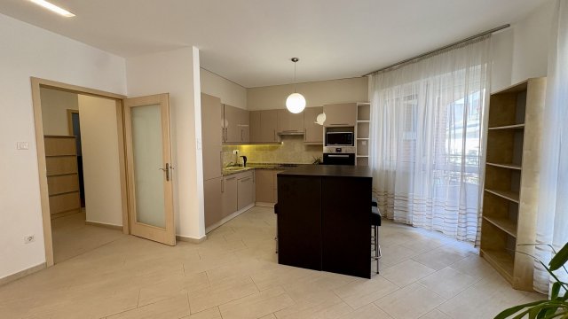 Kiadó téglalakás, albérlet, Debrecenben 300 E Ft / hó, 3 szobás