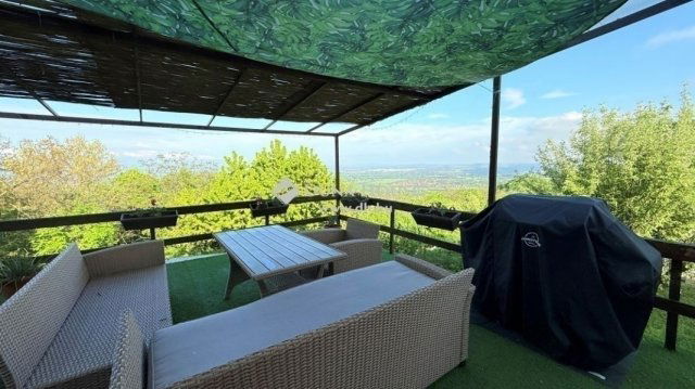Eladó nyaraló, Szentendrén 89.9 M Ft, 2 szobás