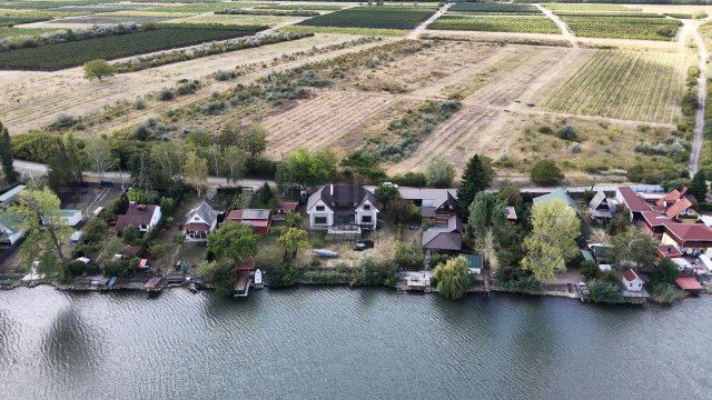 Eladó nyaraló, Markazon 215 M Ft, 7 szobás / költözzbe.hu