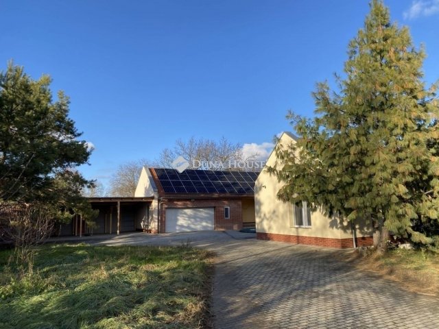 Eladó családi ház, Nagykozáron 139.99 M Ft, 5 szobás