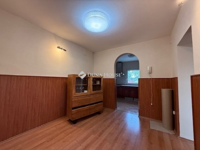 Eladó családi ház, Vecsésen 89.9 M Ft, 3 szobás