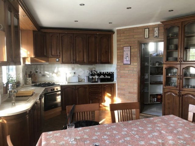 Eladó családi ház, Érden 175 M Ft, 2+2 szobás