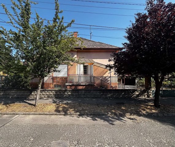 Eladó családi ház, Budapesten, XV. kerületben 111 M Ft