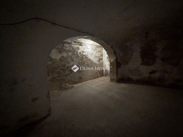 Eladó ipari ingatlan, Szombathelyen 11 M Ft / költözzbe.hu