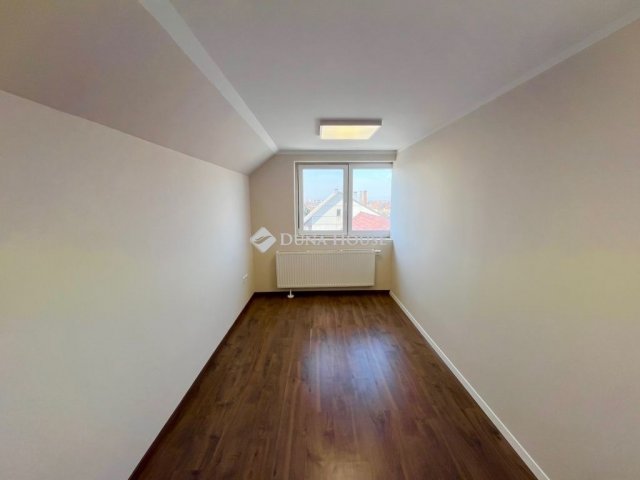 Eladó családi ház, Székesfehérvárott 320 M Ft, 19 szobás