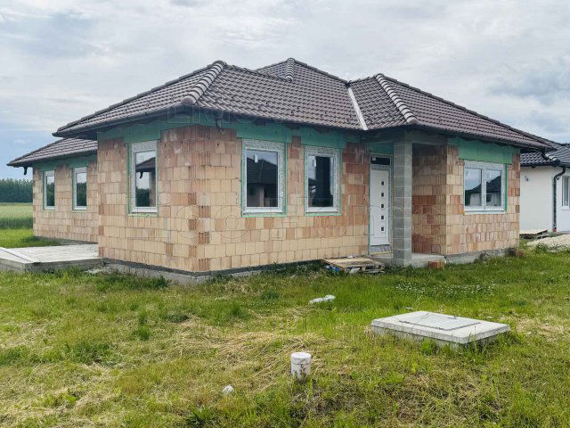 Eladó családi ház, Győrladaméren 105 M Ft