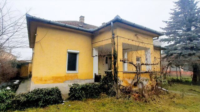 Eladó családi ház, Monoron 93.99 M Ft, 4 szobás