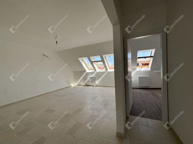 Eladó téglalakás, Kisteleken 32.9 M Ft, 3 szobás