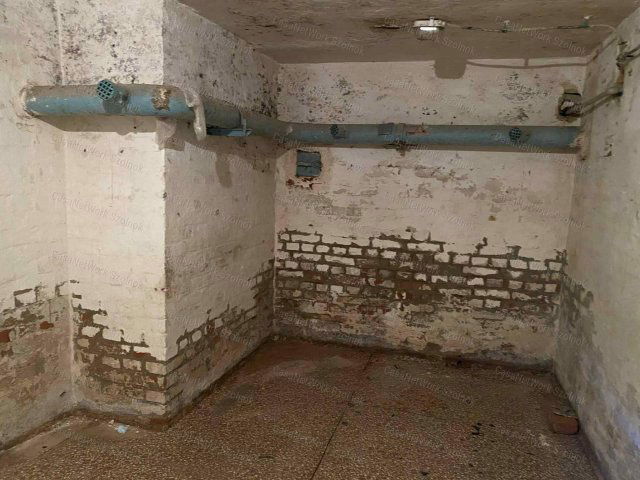 Eladó ipari ingatlan, Szolnokon 10 M Ft, 12 szobás