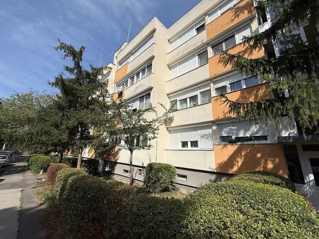Eladó panellakás, Szentendrén 56.9 M Ft, 2 szobás