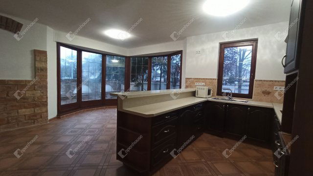 Eladó családi ház, Debrecenben 325 M Ft, 4 szobás