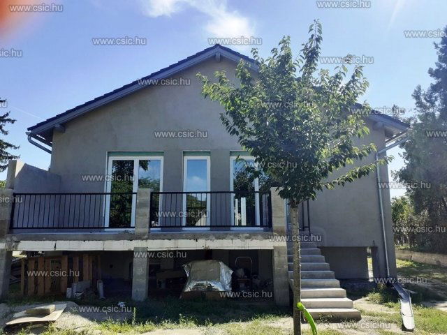 Eladó családi ház, Szigetmonostorban 129.9 M Ft, 6 szobás