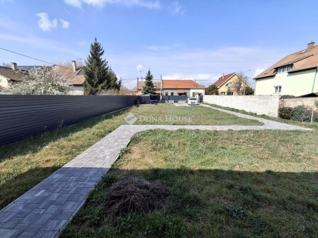 Eladó telek, Budapesten, XVIII. kerületben 99 M Ft