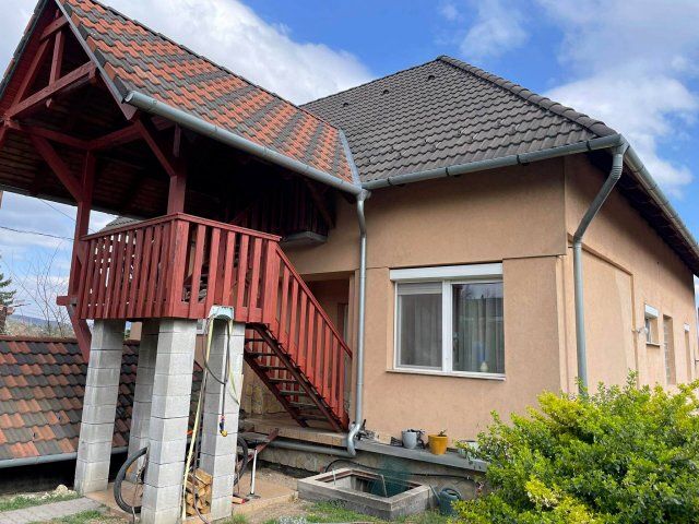 Eladó családi ház, Pilisvörösváron 129 M Ft, 5 szobás