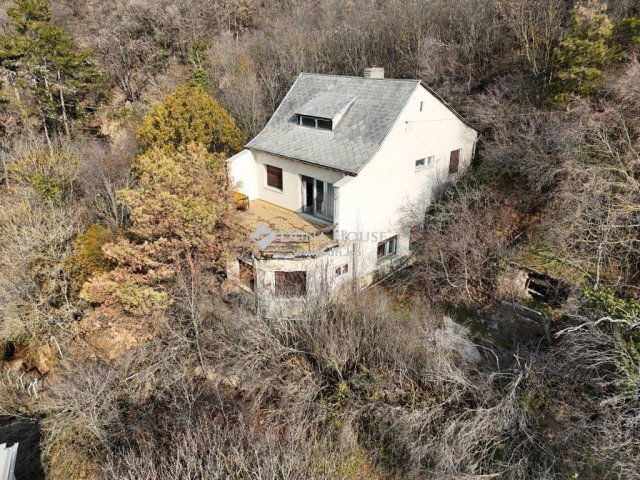 Eladó családi ház, Pécsett 84.9 M Ft, 5 szobás