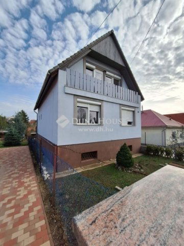 Eladó családi ház, Kerepesen 79.9 M Ft, 6 szobás