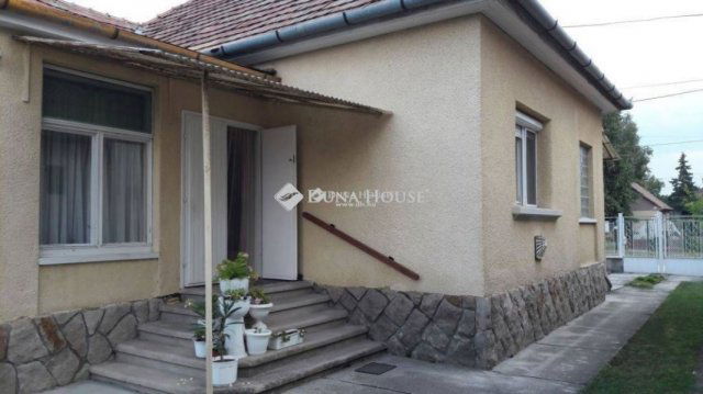 Eladó családi ház, Izsákon 34.5 M Ft, 3 szobás