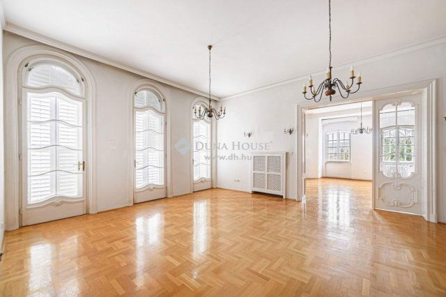 Eladó családi ház, Budapesten, II. kerületben 1336.65 M Ft