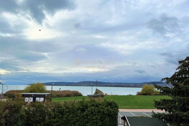 Eladó családi ház, Balatonfűzfőn 282.396 M Ft, 4 szobás