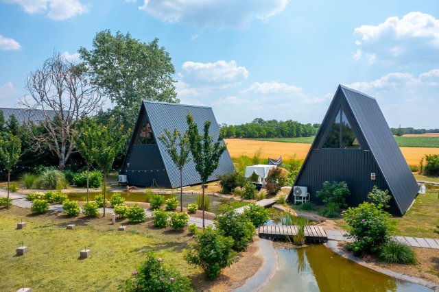 Eladó hotel, Pusztavacson 348 M Ft / költözzbe.hu