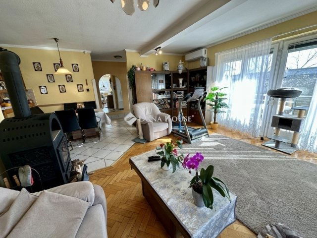 Eladó családi ház, Szentendrén 159 M Ft, 4 szobás