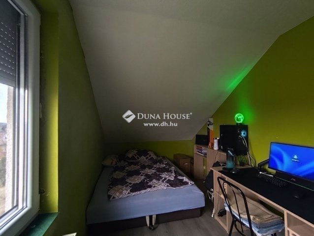 Eladó családi ház, Dunaharasztin 109.9 M Ft, 7 szobás