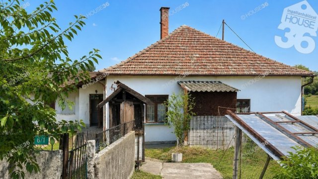 Eladó családi ház, Medinán 14.9 M Ft, 3 szobás