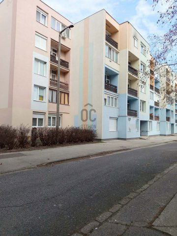 Eladó téglalakás, Tatabányán 54 M Ft, 3 szobás