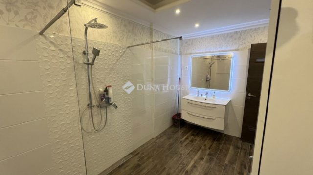 Eladó családi ház, Halásztelken 69 M Ft, 5 szobás