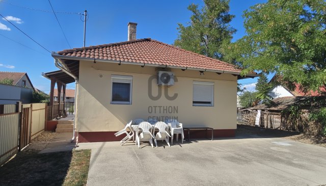 Eladó családi ház, Poroszlón 45.9 M Ft, 4 szobás
