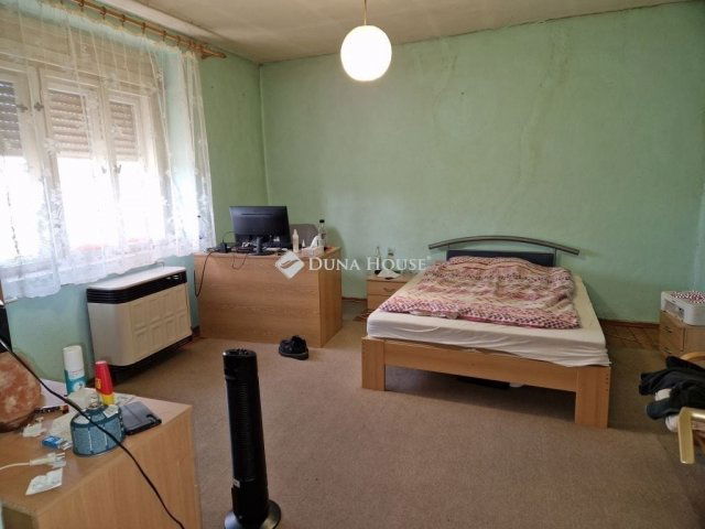 Eladó családi ház, Monoron 45 M Ft, 3 szobás