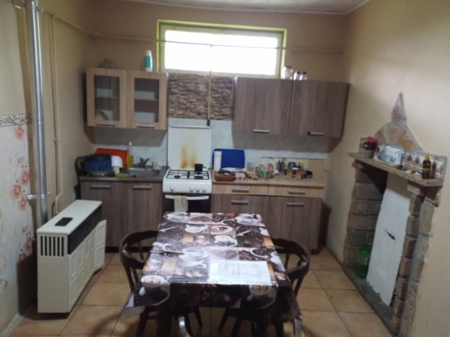 Eladó családi ház, Békésen 13.5 M Ft, 2 szobás