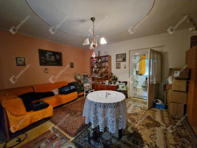 Eladó családi ház, Ászáron 24.9 M Ft, 2 szobás