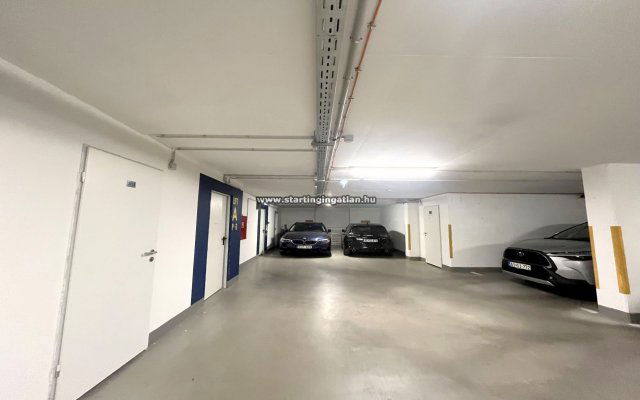 Eladó garázs, Budapesten, XIII. kerületben, Lehel utcában 7 M Ft