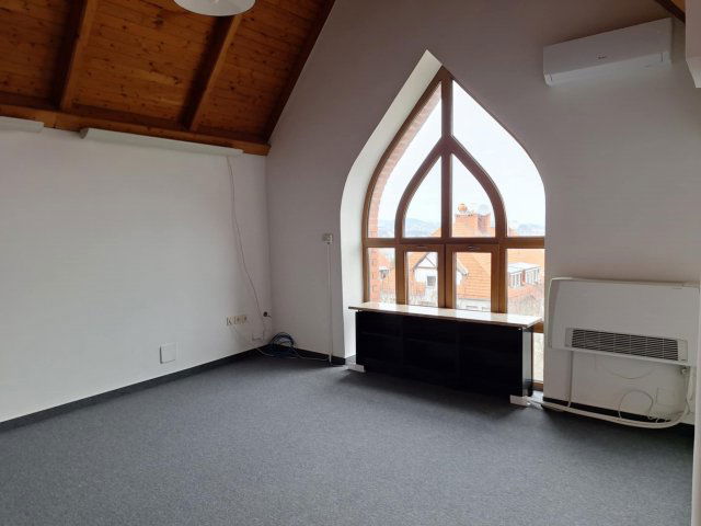 Kiadó iroda, Budapesten, XII. kerületben 717 E Ft / hó, 3 szobás